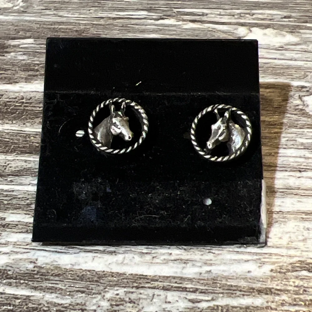 Earrings Horse Equestrian Head Silver Tone Twisted Rope Border Teardrop Set Of 2